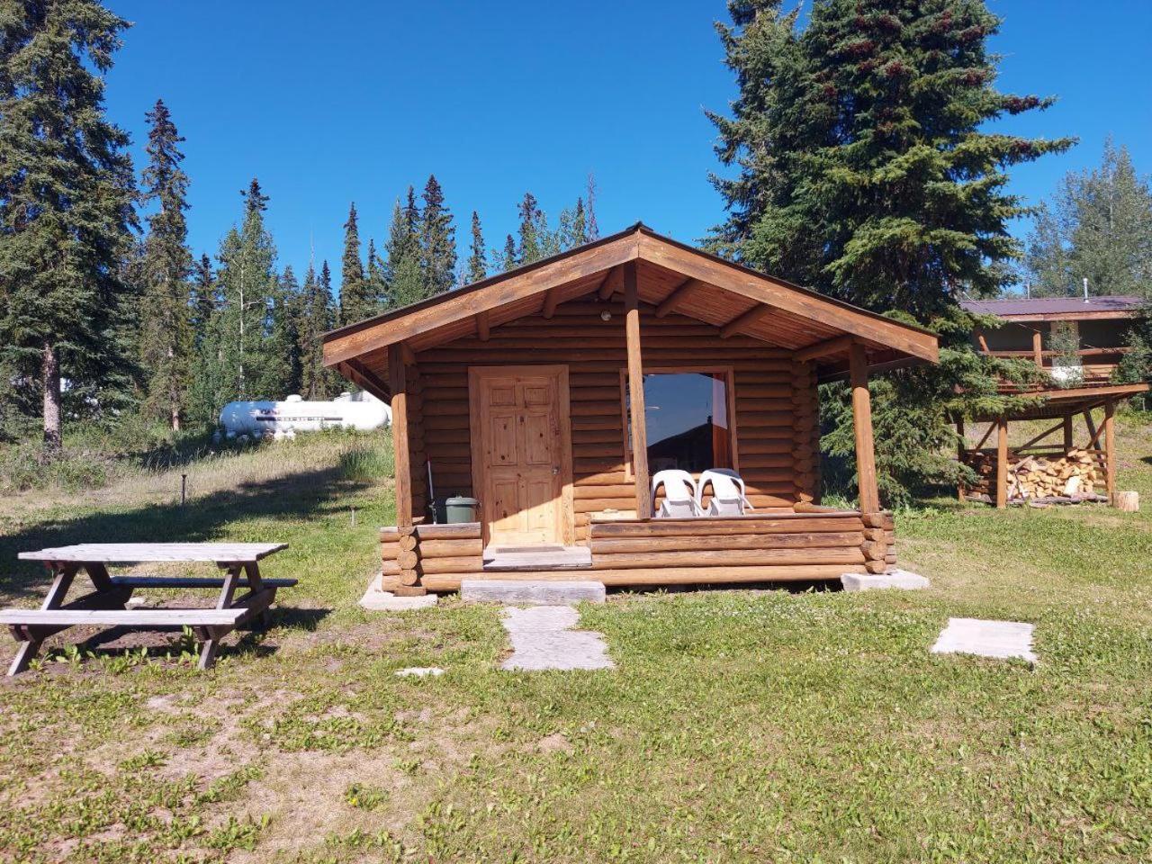 Escott Bay Resort Anahim Lake Eksteriør billede