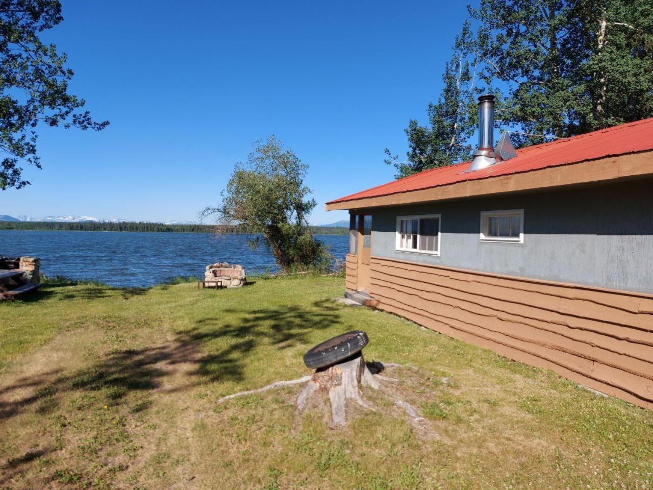 Escott Bay Resort Anahim Lake Eksteriør billede